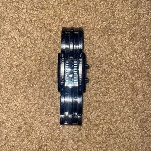 Black watch. Doesn’t work but with batteries it will